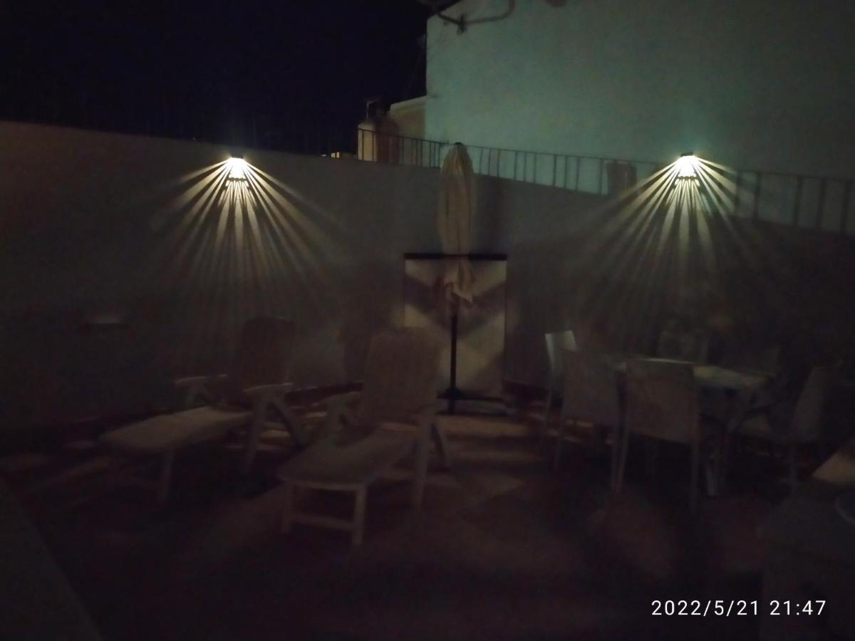 ヴィエステ Casina Viestanaヴィラ エクステリア 写真