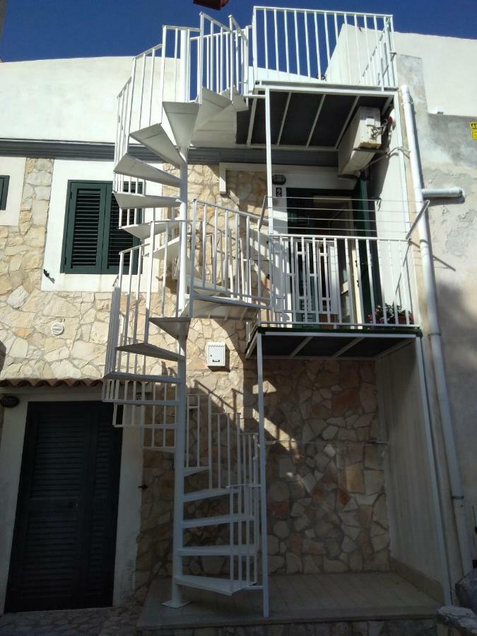 ヴィエステ Casina Viestanaヴィラ エクステリア 写真